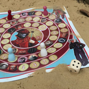 Spielen am Strand oder im Garten: Spieltz Outdoor Brettspiele auf LKW-Plane