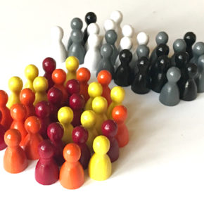 Halmakegel-Mix HELLOWEEN-Spielfiguren von knallig kürbis-farben bis gruslig-dunkel. Heute im Angebot!